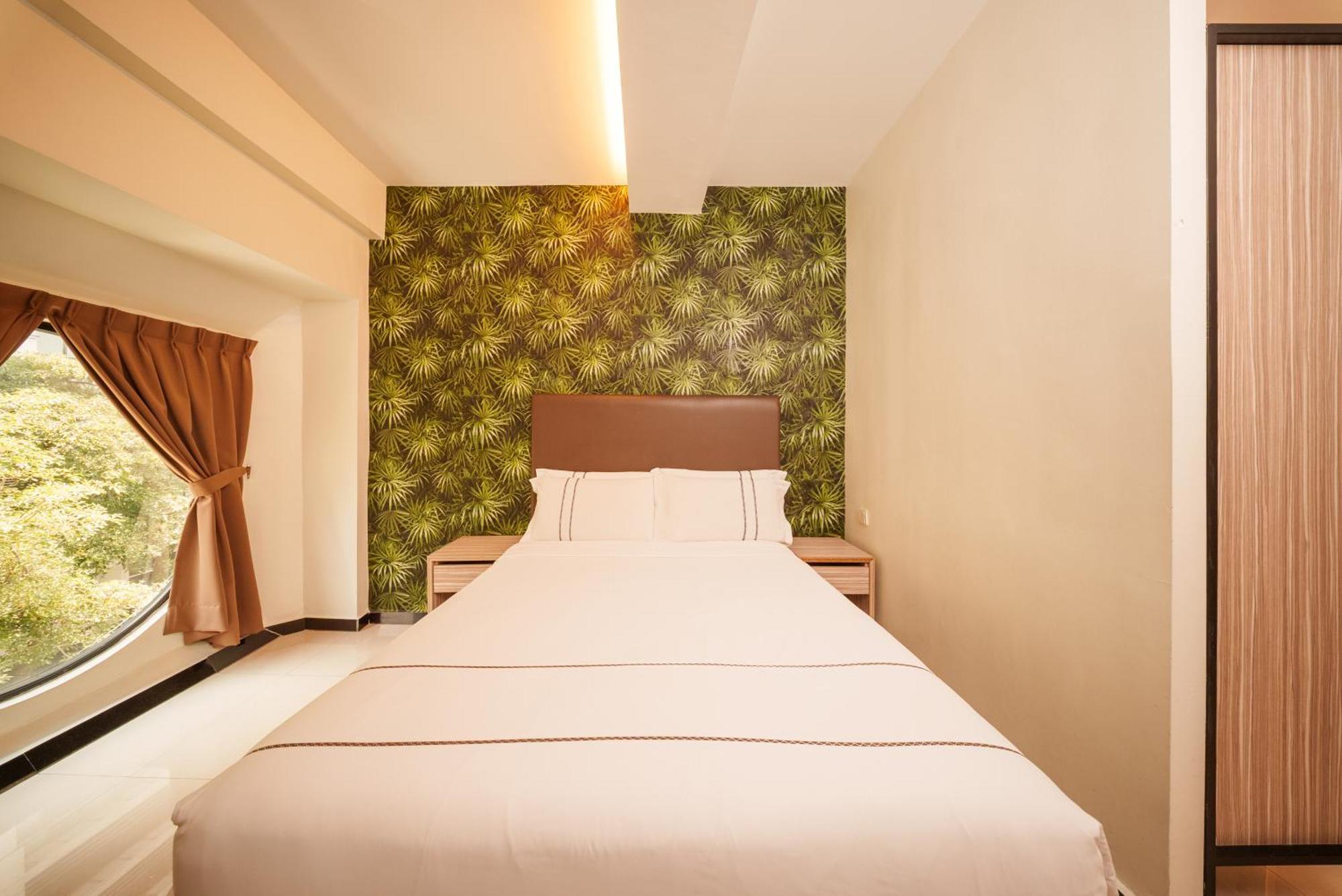 Executive Queen Room