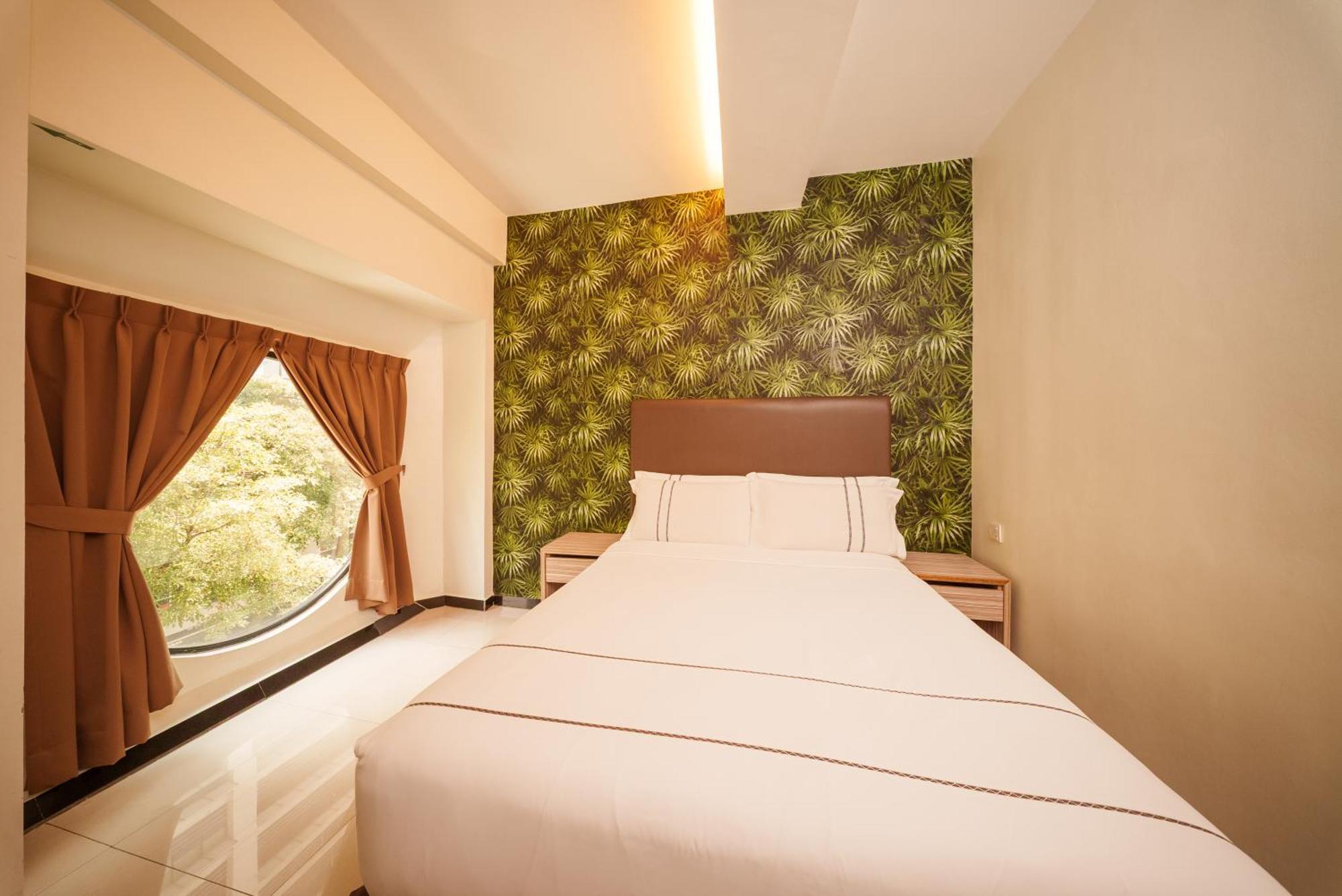 Executive Queen Room